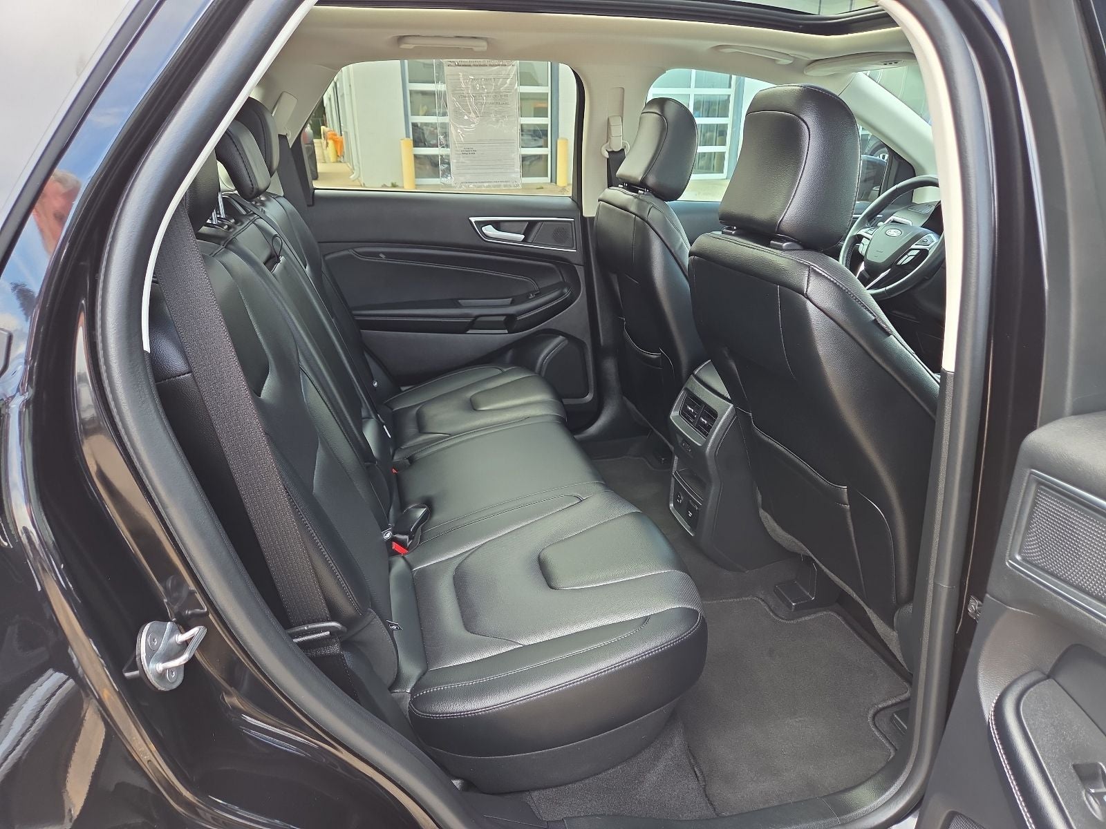 2022 Ford Edge Titanium 301A