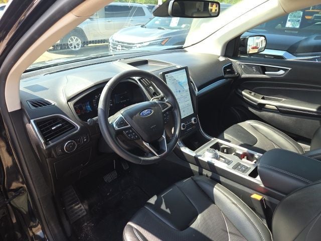 2022 Ford Edge Titanium 301A