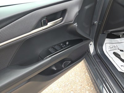 2025 Toyota Camry SE Hybrid