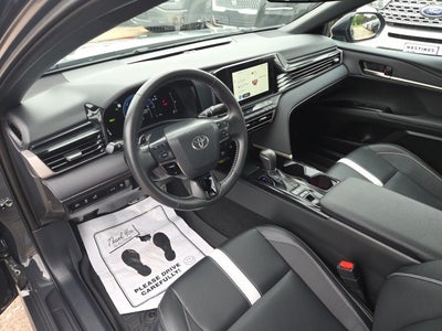 2025 Toyota Camry SE Hybrid