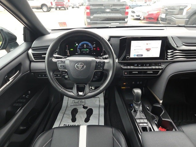 2025 Toyota Camry SE Hybrid