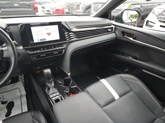 2025 Toyota Camry SE Hybrid