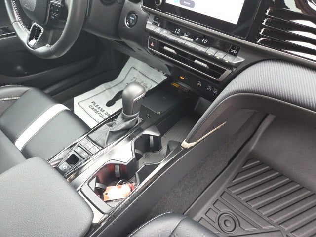 2025 Toyota Camry SE Hybrid