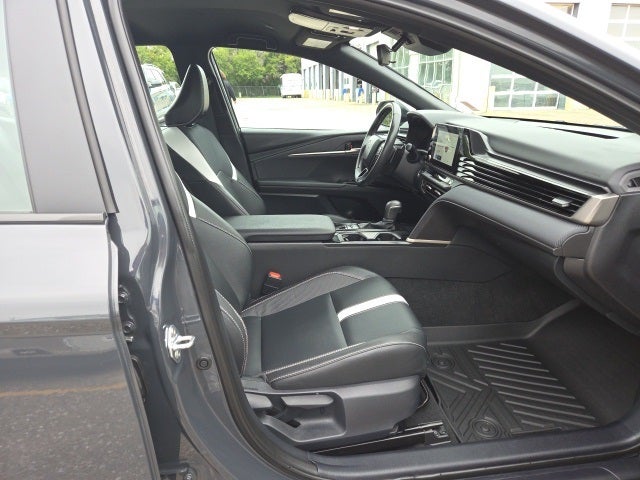 2025 Toyota Camry SE Hybrid