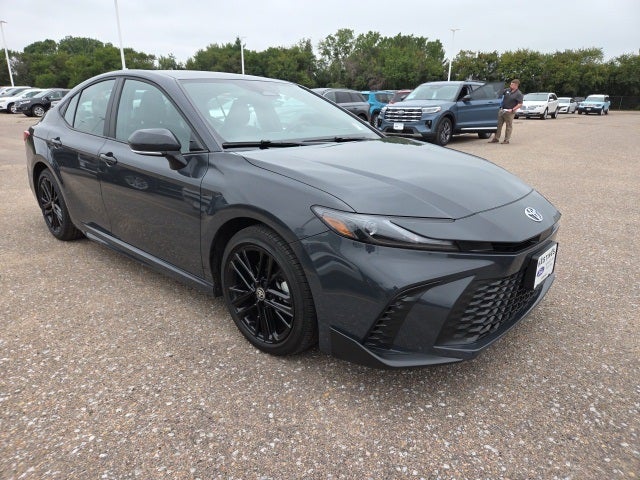 2025 Toyota Camry SE Hybrid