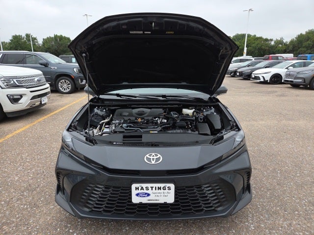 2025 Toyota Camry SE Hybrid
