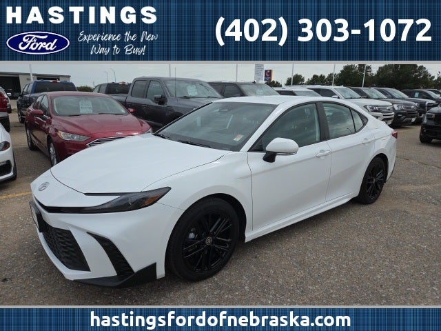 2025 Toyota Camry SE Hybrid