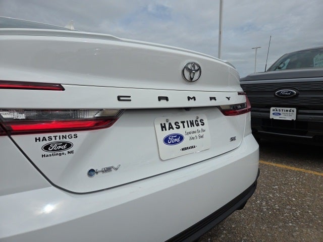 2025 Toyota Camry SE Hybrid