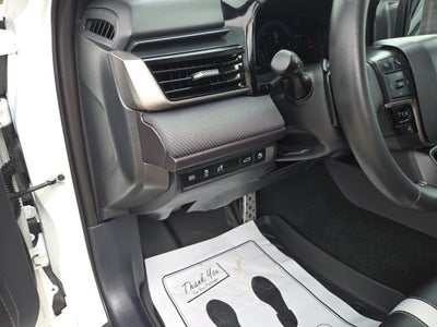 2025 Toyota Camry SE Hybrid