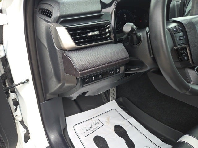 2025 Toyota Camry SE Hybrid