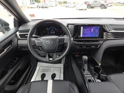 2025 Toyota Camry SE Hybrid