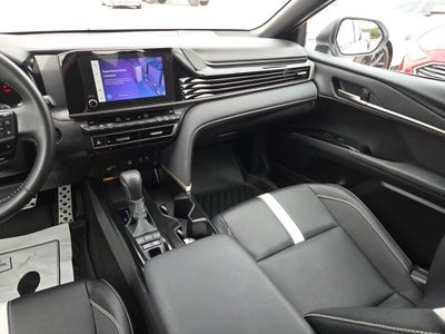 2025 Toyota Camry SE Hybrid