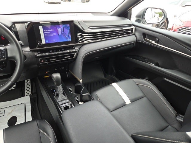 2025 Toyota Camry SE Hybrid