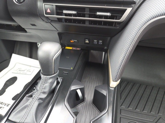 2025 Toyota Camry SE Hybrid