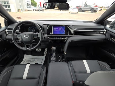 2025 Toyota Camry SE Hybrid