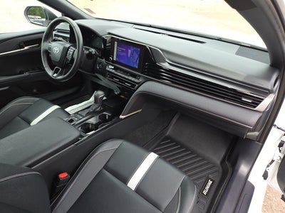 2025 Toyota Camry SE Hybrid