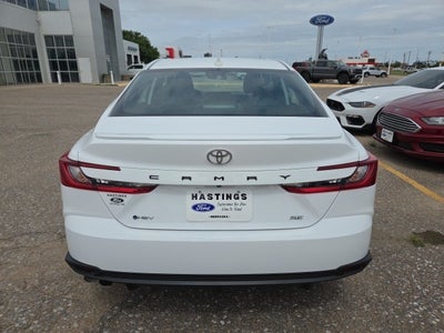 2025 Toyota Camry SE Hybrid