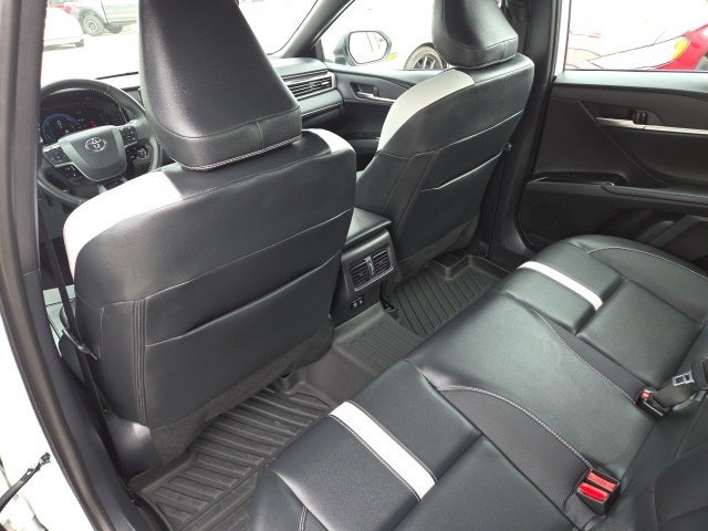 2025 Toyota Camry SE Hybrid