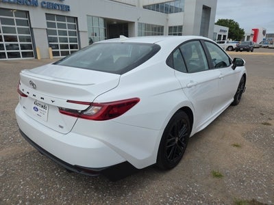 2025 Toyota Camry SE Hybrid