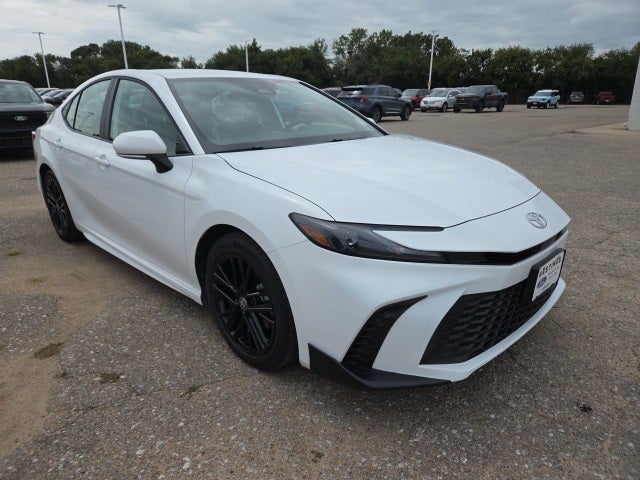 2025 Toyota Camry SE Hybrid