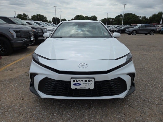 2025 Toyota Camry SE Hybrid