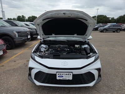 2025 Toyota Camry SE Hybrid