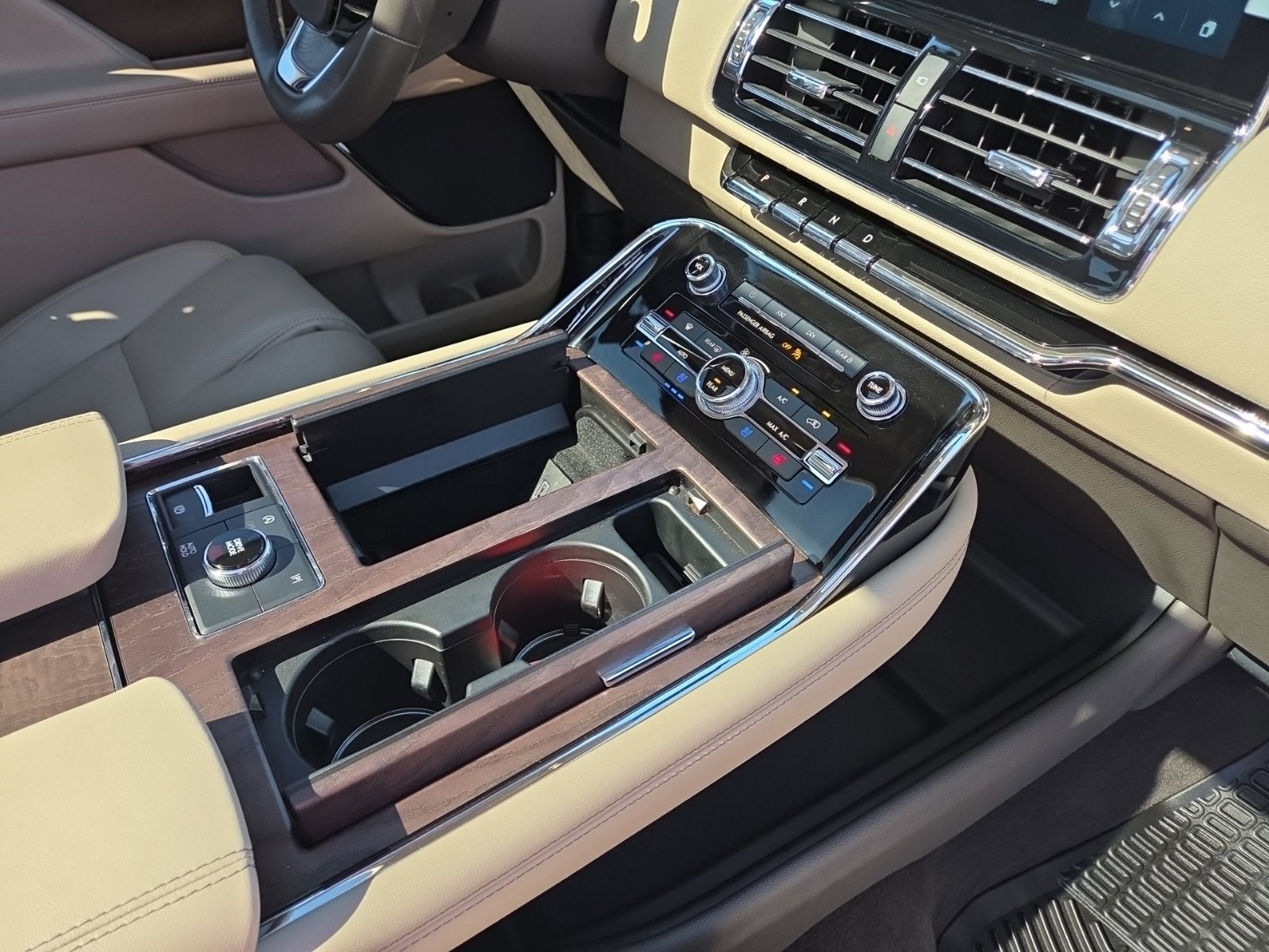2023 Lincoln Navigator Standard 100A