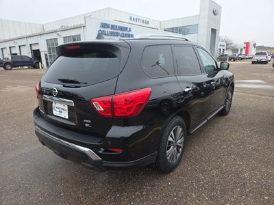 2019 Nissan Pathfinder SL