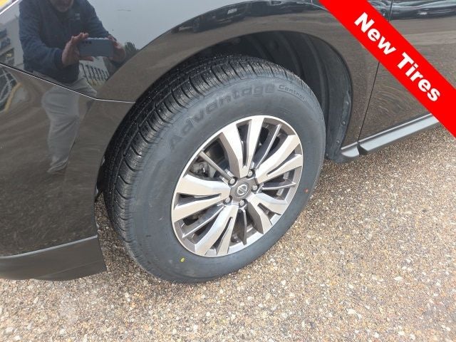 2019 Nissan Pathfinder SL