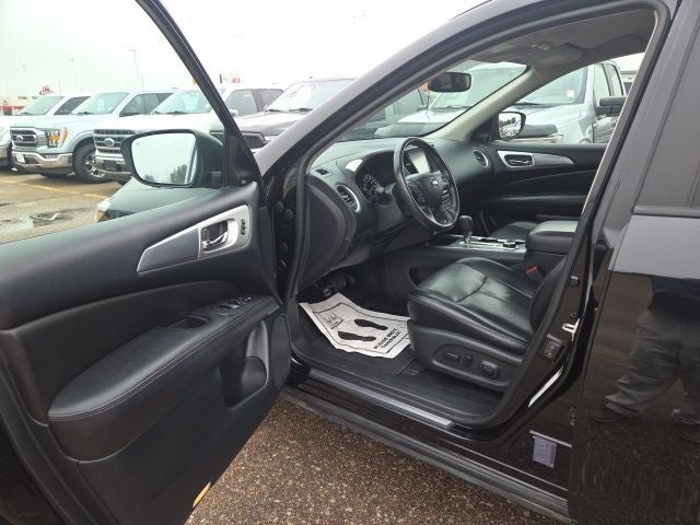 2019 Nissan Pathfinder SL