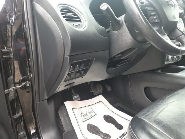 2019 Nissan Pathfinder SL