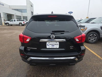 2019 Nissan Pathfinder SL