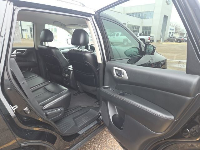 2019 Nissan Pathfinder SL