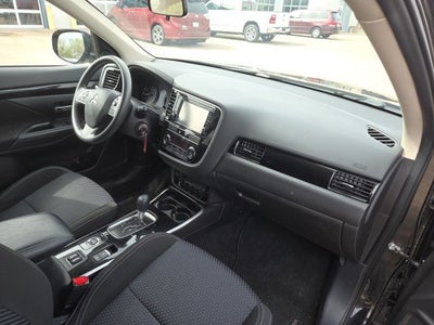 2019 Mitsubishi Outlander ES