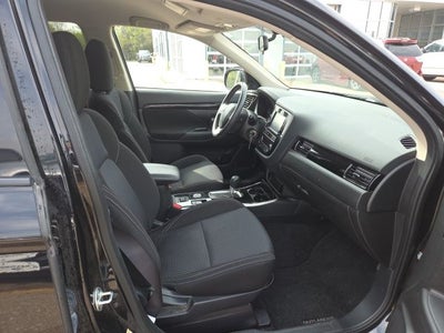 2019 Mitsubishi Outlander ES