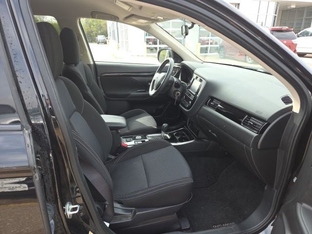 2019 Mitsubishi Outlander ES