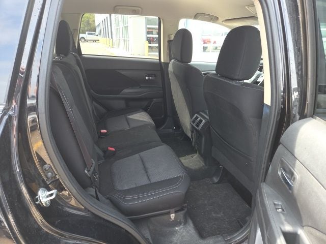 2019 Mitsubishi Outlander ES