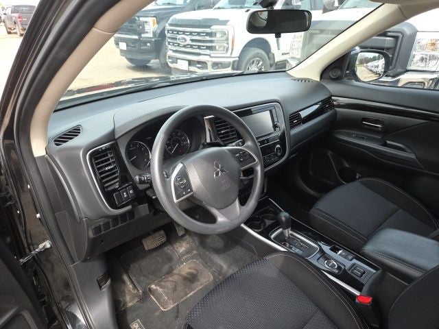 2019 Mitsubishi Outlander ES