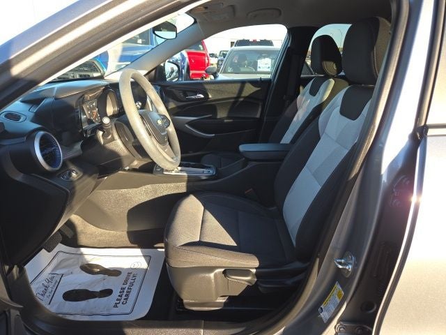 2025 Chevrolet Trax LS 1LS