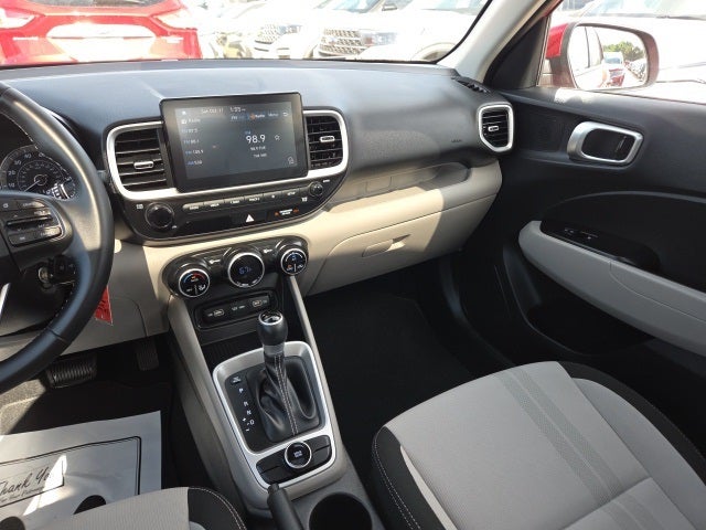 2022 Hyundai Venue SEL